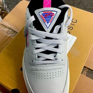 Brand new men’s Reebok club card size 9.5